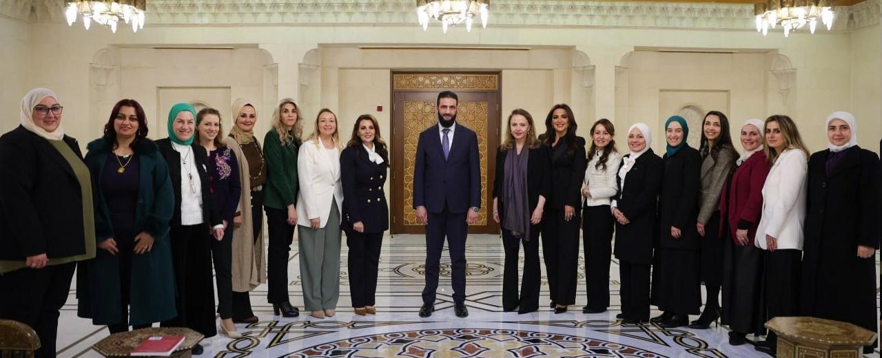 اسمها لطيفة و"يحبّها كثيرًا".. الشرع يؤكد أن زوجته "واحدة ما في غيرها"