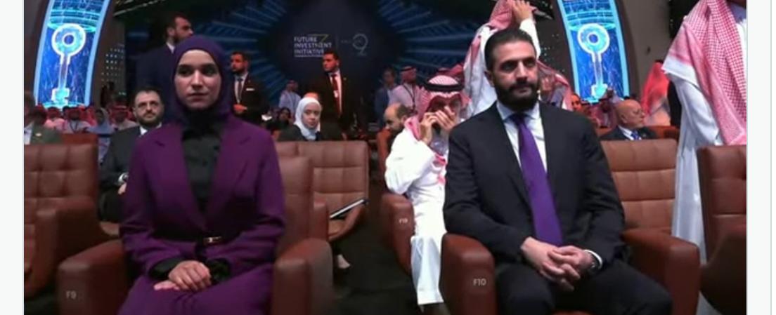 تفاعل واسع مع "لوك" لطيفة أحمد الشرع لتناسقها مع ربطة عنق زوجها