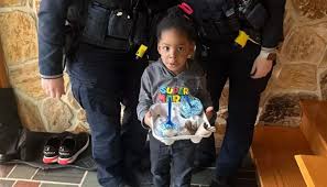 "أمي سيئة".. ابن الأربع سنوات يستدعي الشرطى لسبب مفاجئ