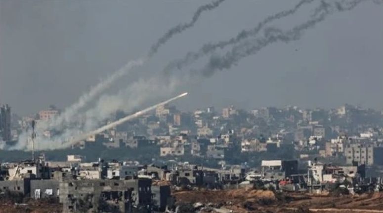 "حماس" ترفض "هدنة الرهائن" وتمطر إسرائيل بعشرات الصواريخ في أحدث استعراض قوة