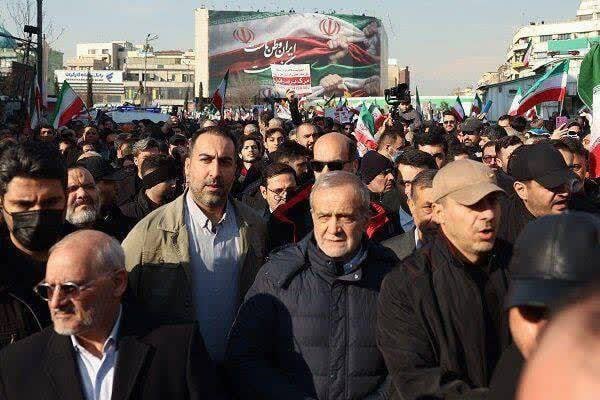 برشكيان بين المنحبكجية