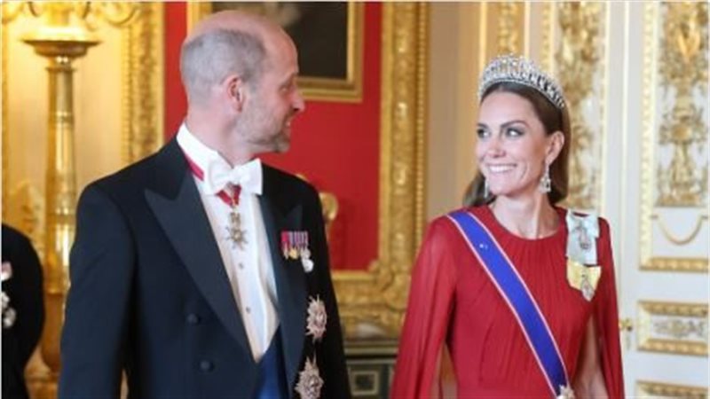 إطلالة "ملكية" لـ كيت ميدلتون خلال زيارة ماكرون إلى المملكة المتحدة