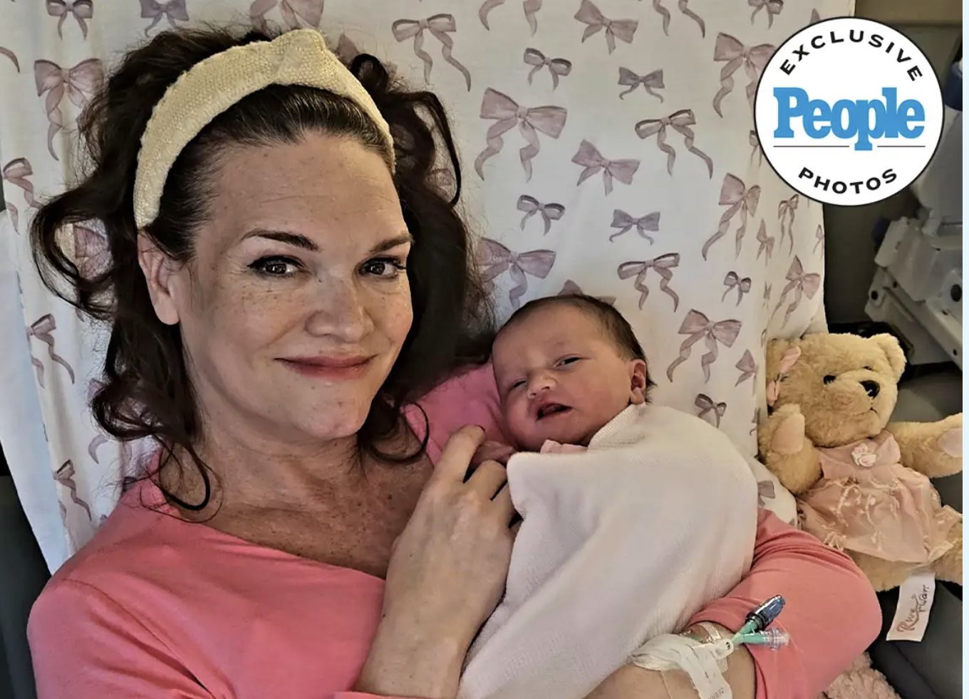  بعد 10 سنوات على رحيل زوجها.. ممثلة أميركية بالـ 49 تحقق حلم الأمومة 