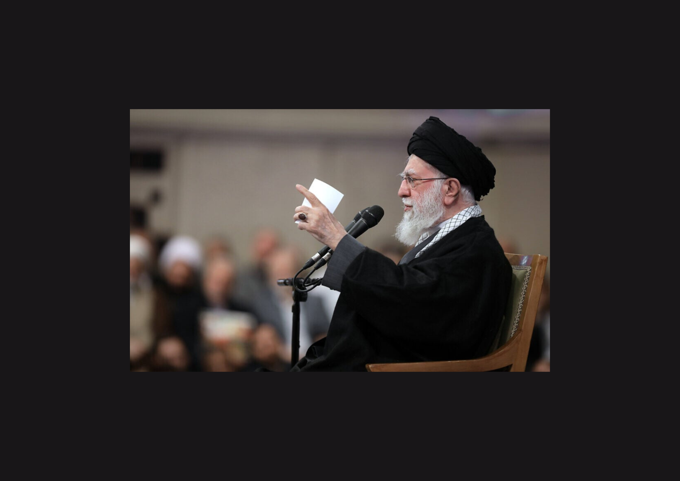 الخامنئي: الاحتجاجات مؤامرة أميركية وترامب مجرم