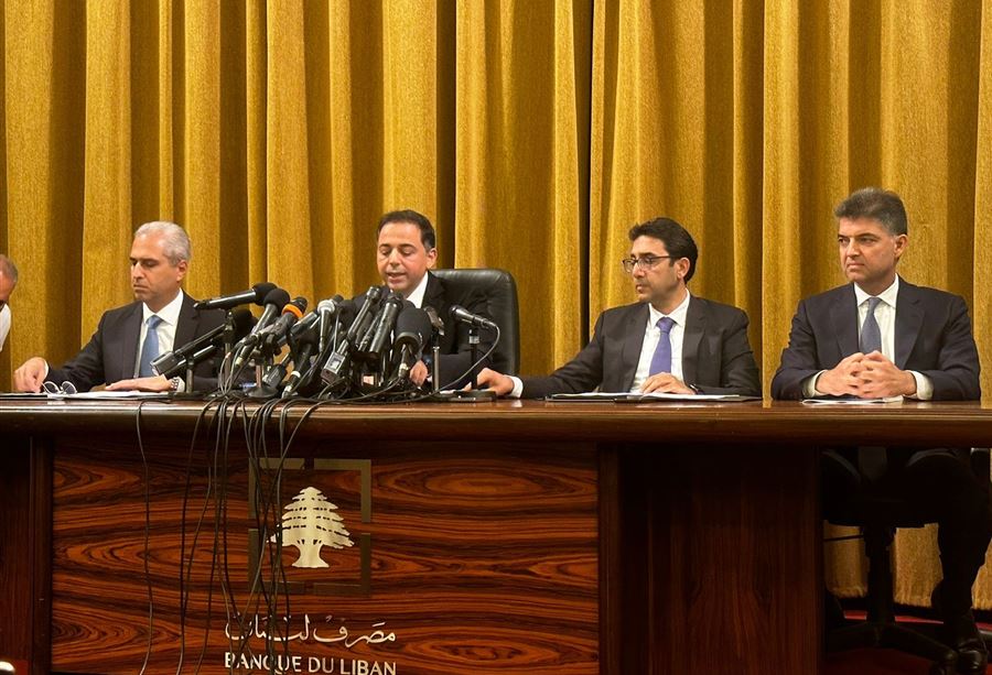 سلامة يُغادر بـ"الزفّة".. ونوابه يقودون الدفّة!