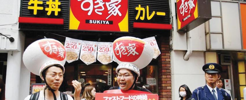 فأر وحشرة في الوجبات.. أكبر سلسلة مطاعم للحم البقر تُغلق معظم فروعها!