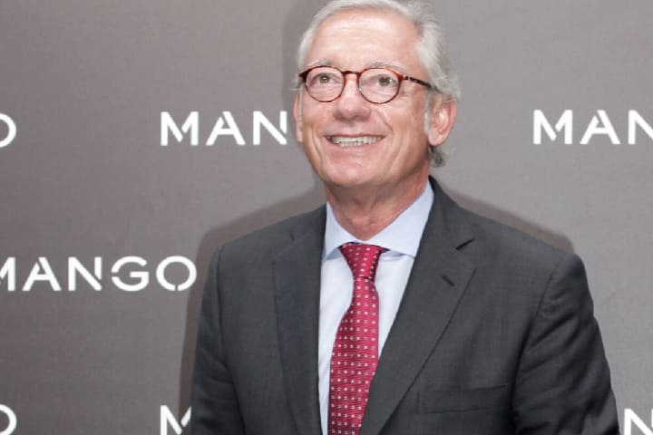 سقط في وادٍ بعمق 150 مترا.. وفاة مؤسس "مانغو" الملياردير إيزاك أنديك