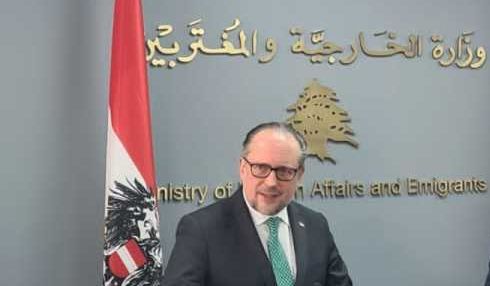 وزير الخارجية النمسوية من بيروت: "حزب الله" يعتقد بإمكان اللعب بالنار من دون أن يحترق