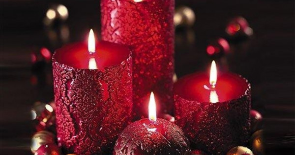 يفوق ضرره السيجارة.. دخان الشموع المعطرة والبخور قد يسبب سرطان الرئة