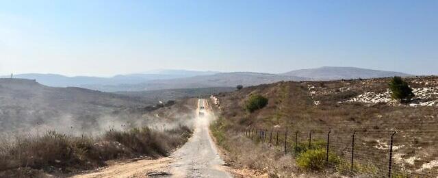 اسرائيل تقيم منطقة أمنية عازلة في الجنوب...بالنار!