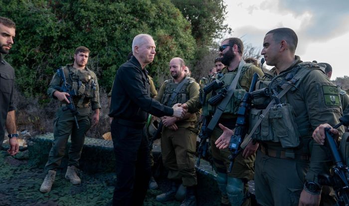 غالانت يصدر "أقوى تلميح" لتوغل بري إسرائيلي في لبنان