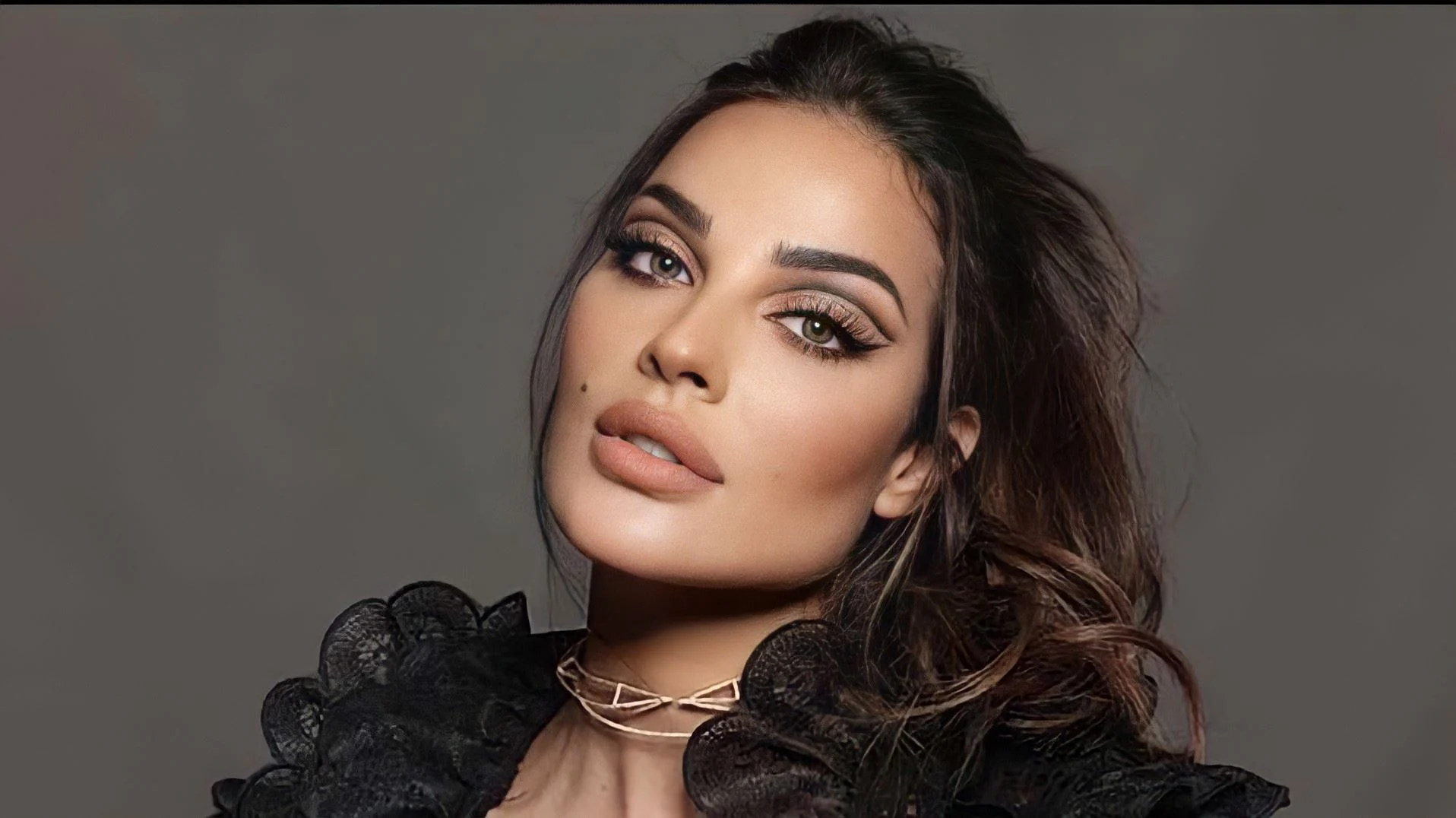 نادين نجيم تقاضي عامل "ديليفري" بالتحرش.. والشركة تردّ: الشاب "سوبر محترم" 