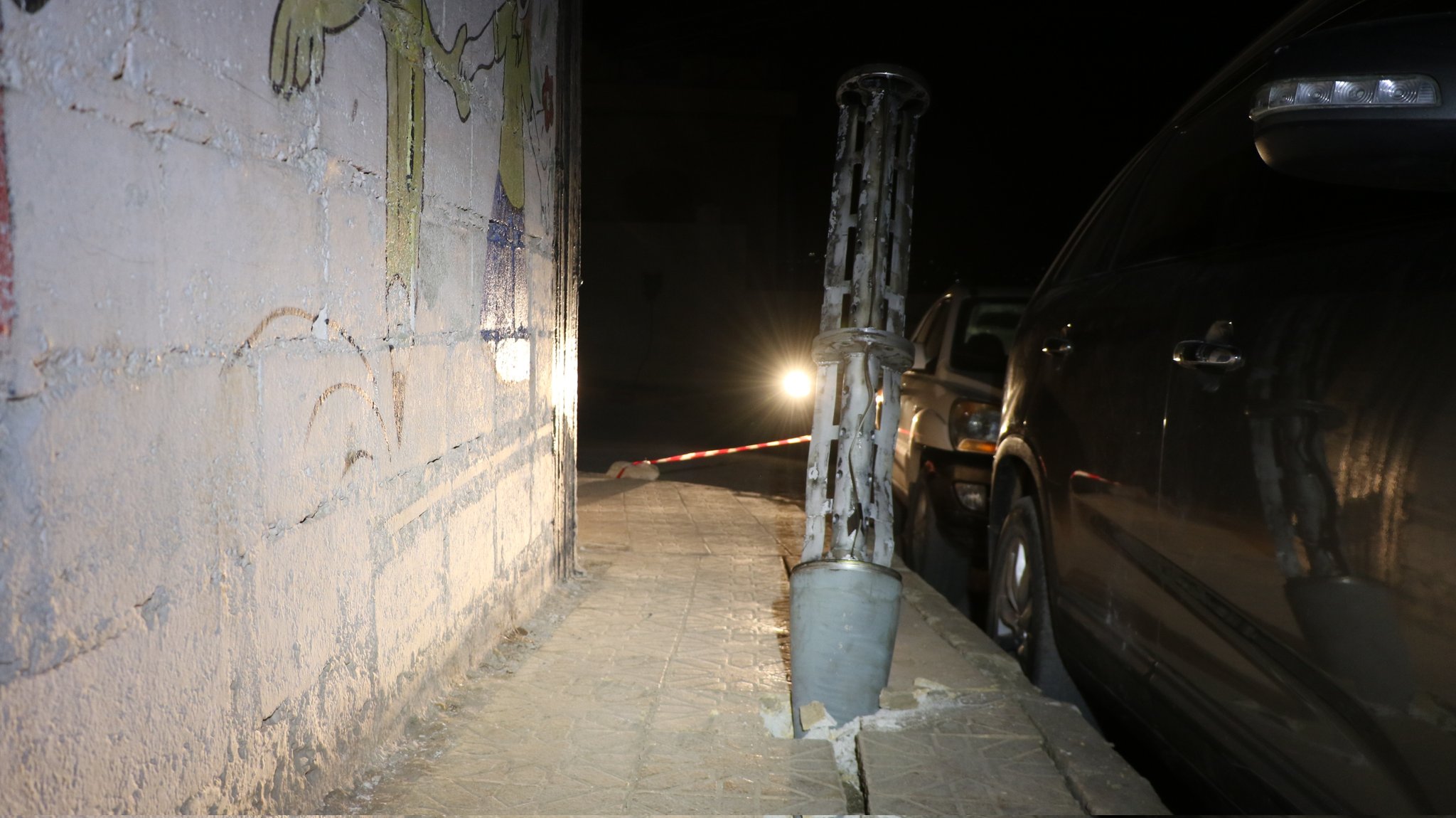 متدثّرًا بغبار حرب غزّة..النظام السوري يستهدف مناطق المعارضة بذخائر محظورة 