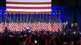 دونالد ترامب مواكبا النتائج: أنا الرئيس!