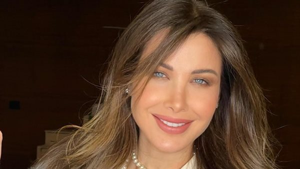 نانسي عجرم تطلّ بالأبيض و... "توقّع على طلاقها" 