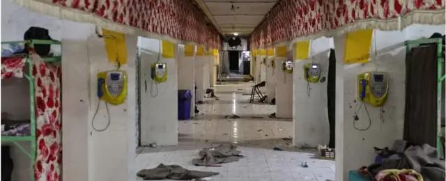 نقل قسري وانتهاكات مروّعة... هذا ما واجهه معتقلو سجن إيفين الإيراني عقب استهدافه