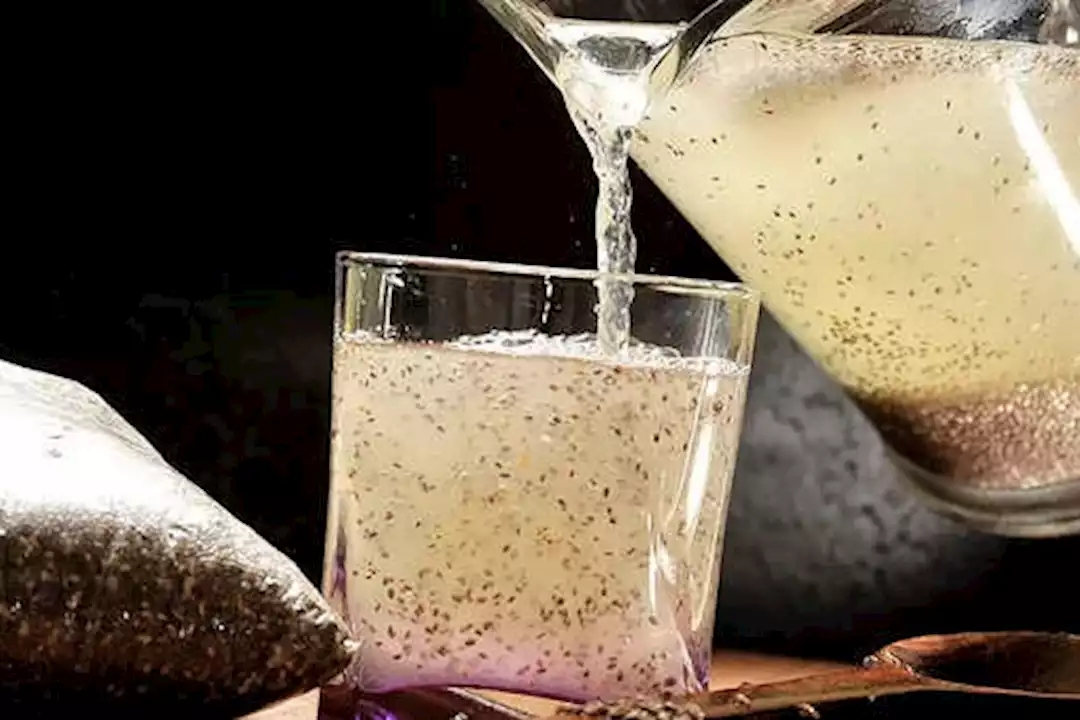 أبرزها إنقاص الوزن.. فوائد ماء الزنجبيل وبذور الشيا صباحا