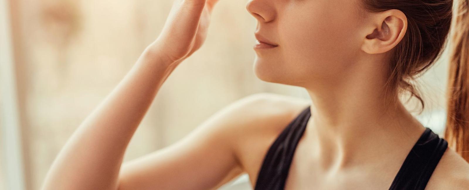 لتخفيف التوتر في ثوانٍ... انقر على هذه المناطق السبع في جسمك