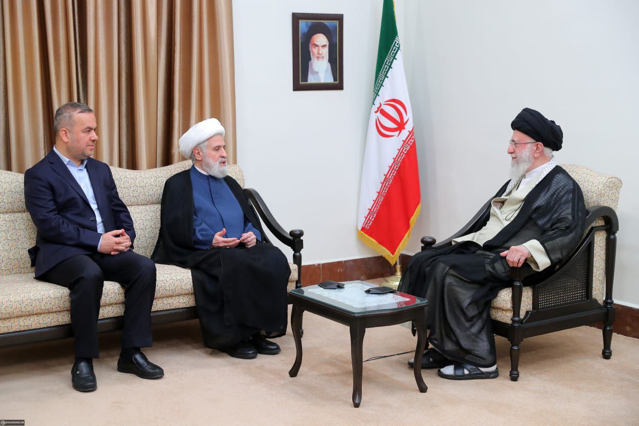 في خبر يلي الغارة الإسرائيلية على الضاحية.. الخامنئي يكلّف حزب الله بعدم الخروج عن "نهجه الحكيم"