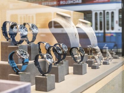 بسعر 3,3 ملايين دولار.. اليابان تطرح للبيع الساعة "الأكثر دقّة"