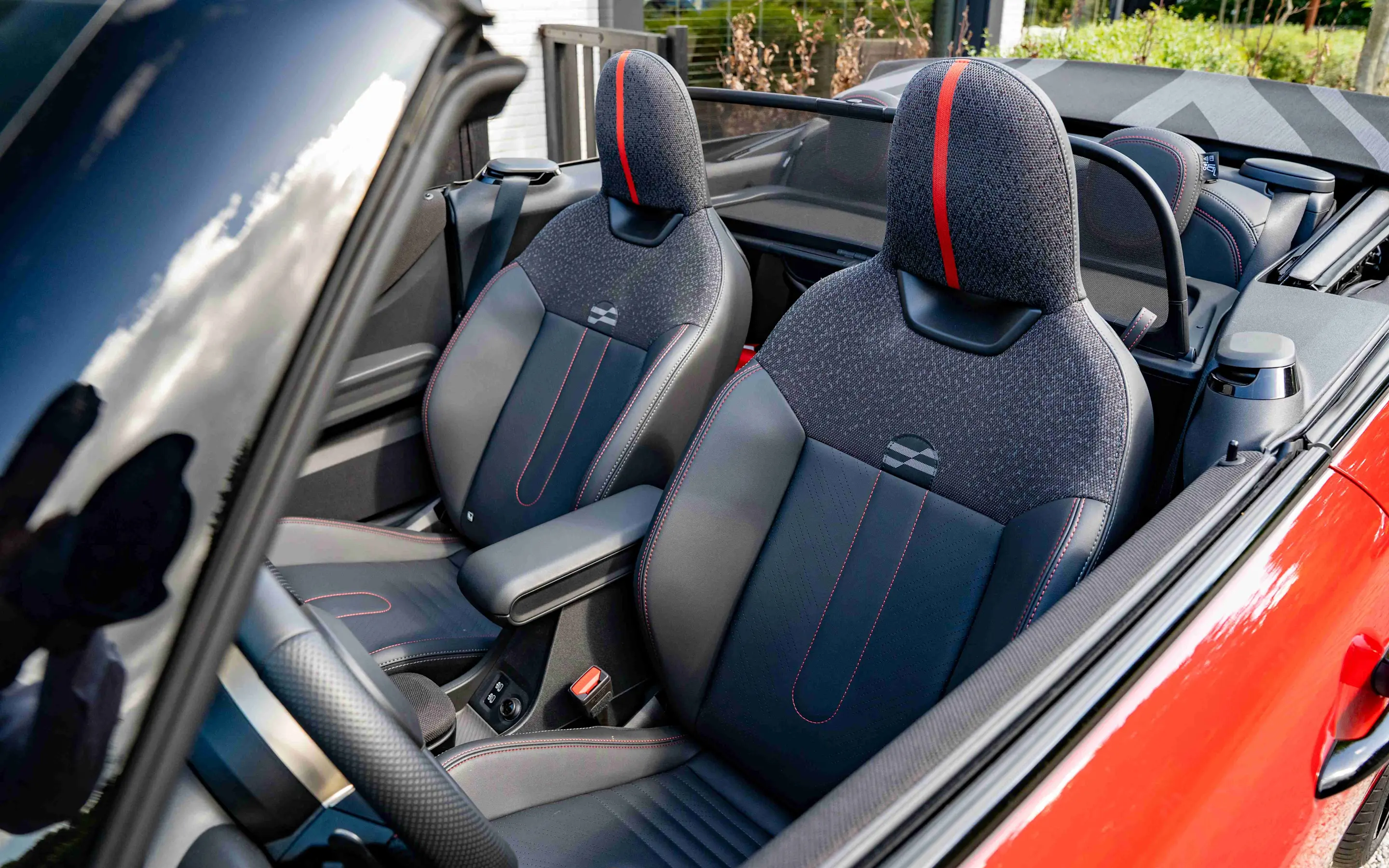 Stoelen in de MINI Cooper Cabrio
