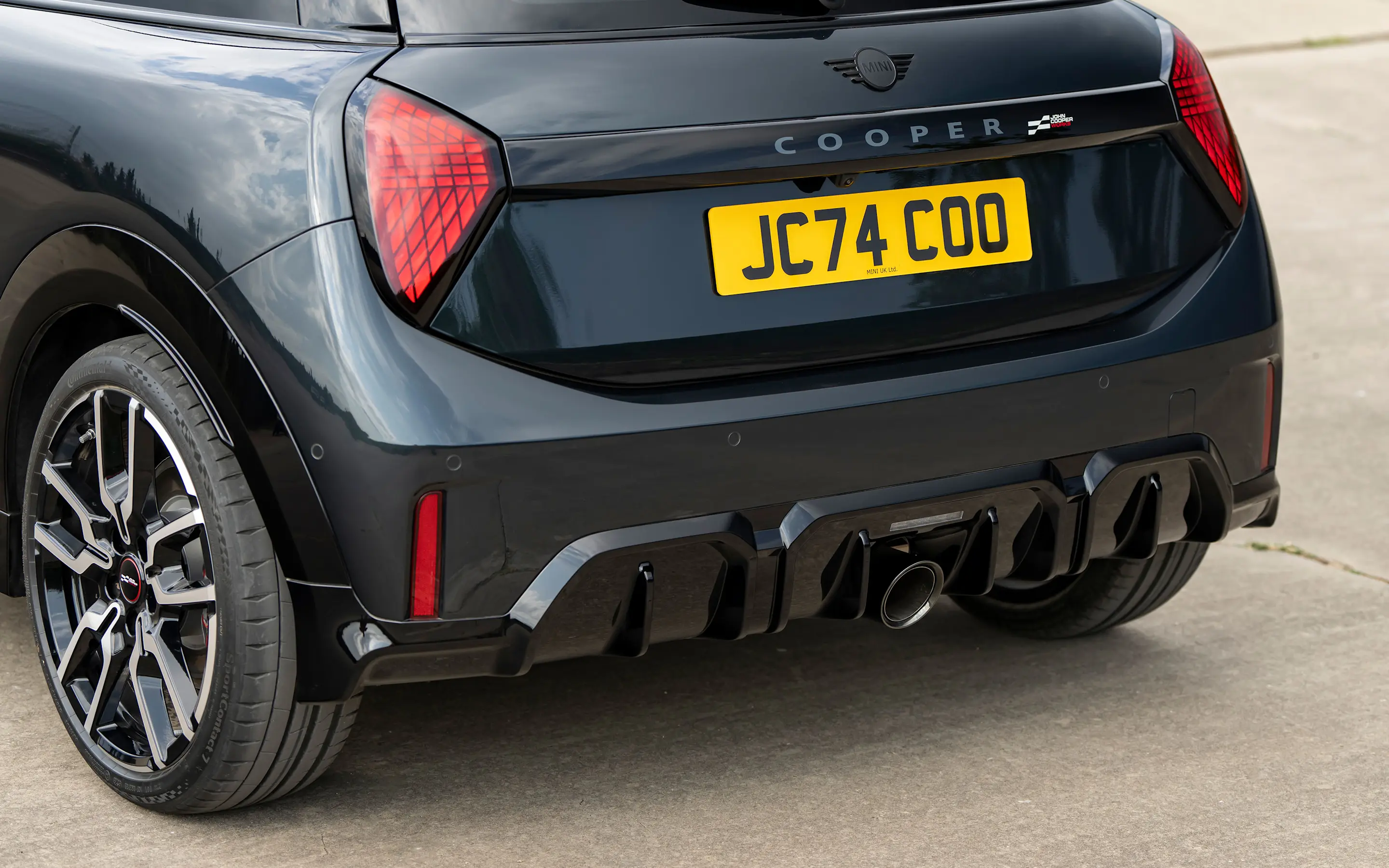 Het exterieur van de nieuwe MINI JCW