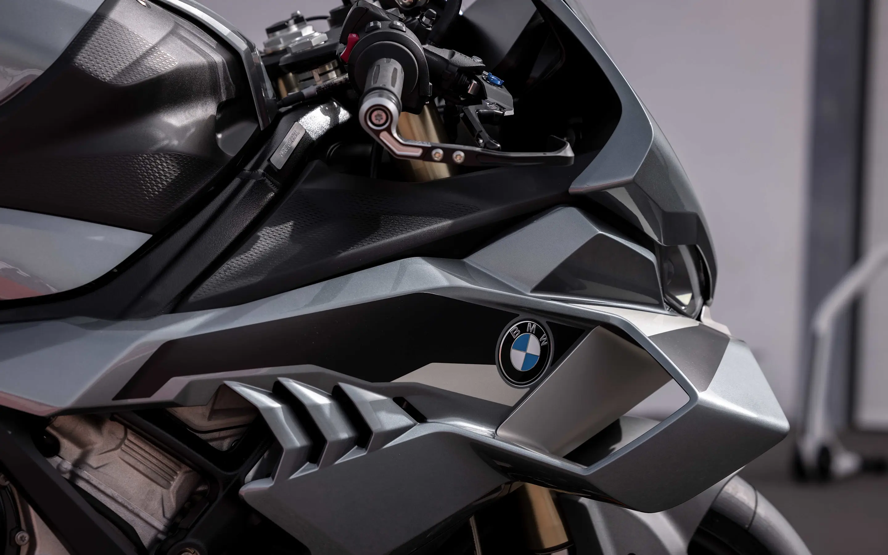 BMW S 1000 RR - REMMEN - AFBEELDING