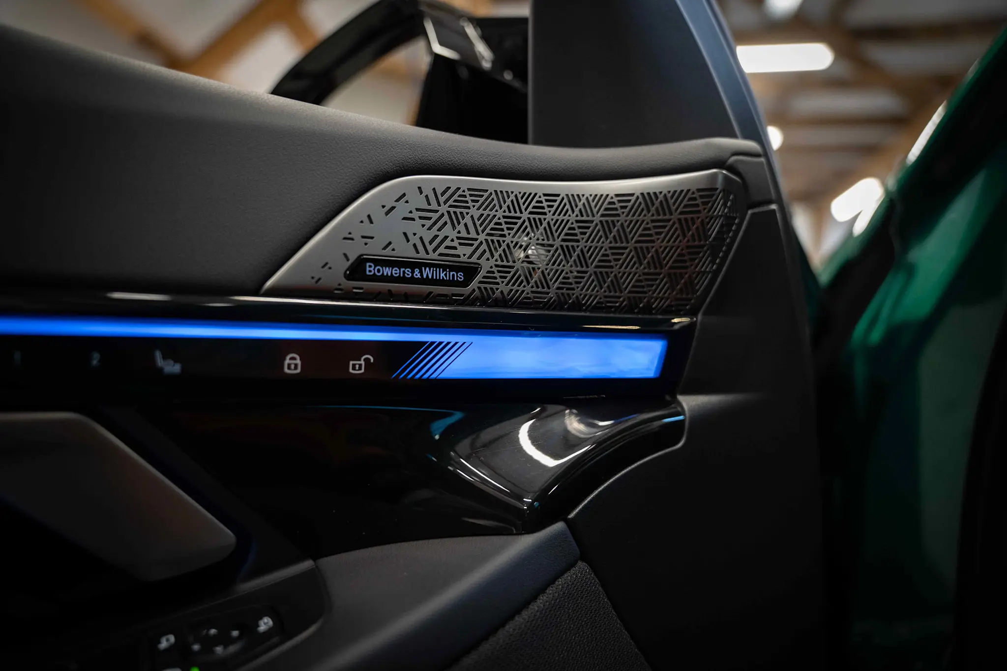 DSC06683 0008 Geluidssysteem M5 Touring 11zon