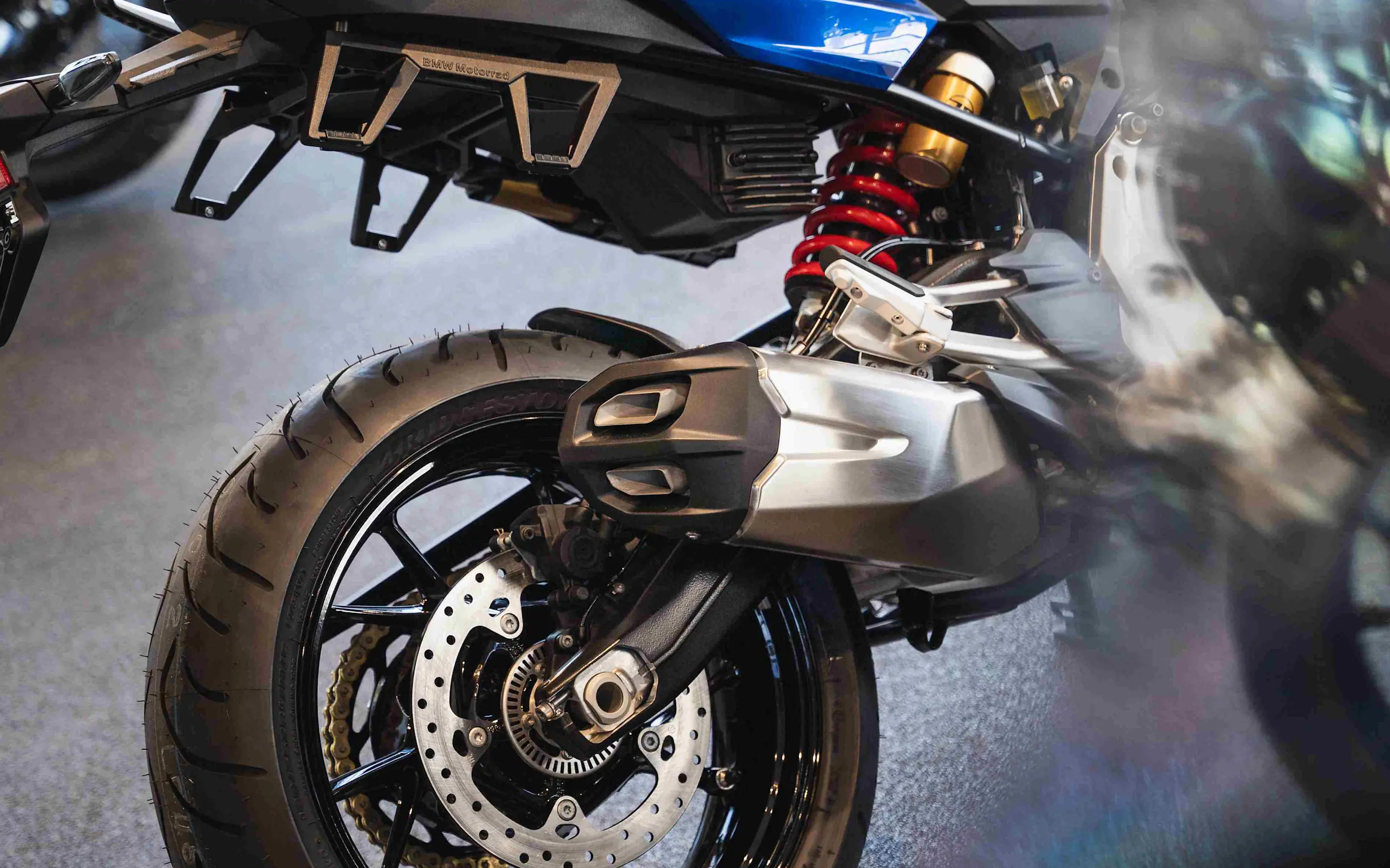 BMW F 900 XR - DESIGN - ACHTERZIJDE - AFBEELDING