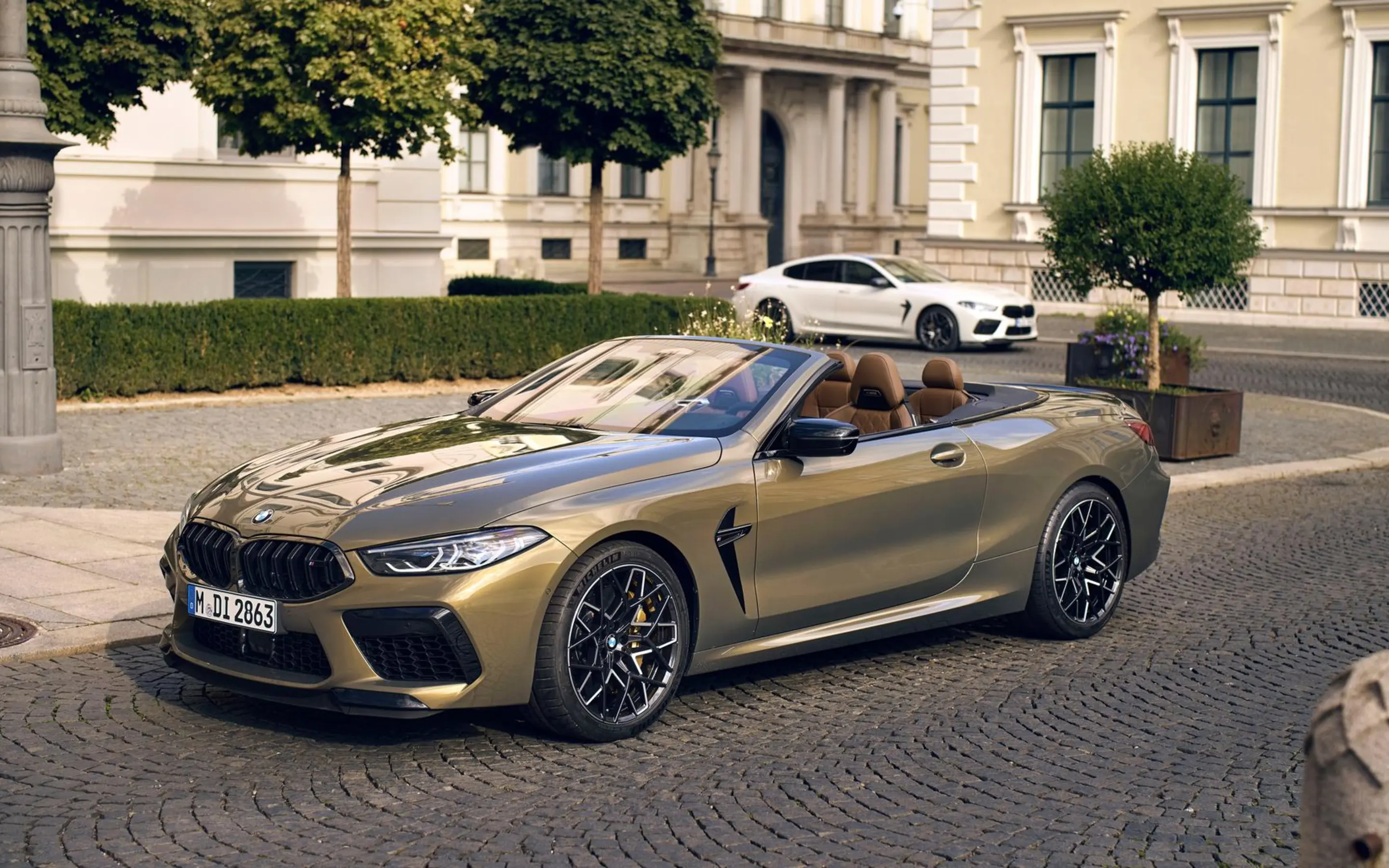 bmw_M8_Cabrio_exterieur_dusseldorp_bmw
