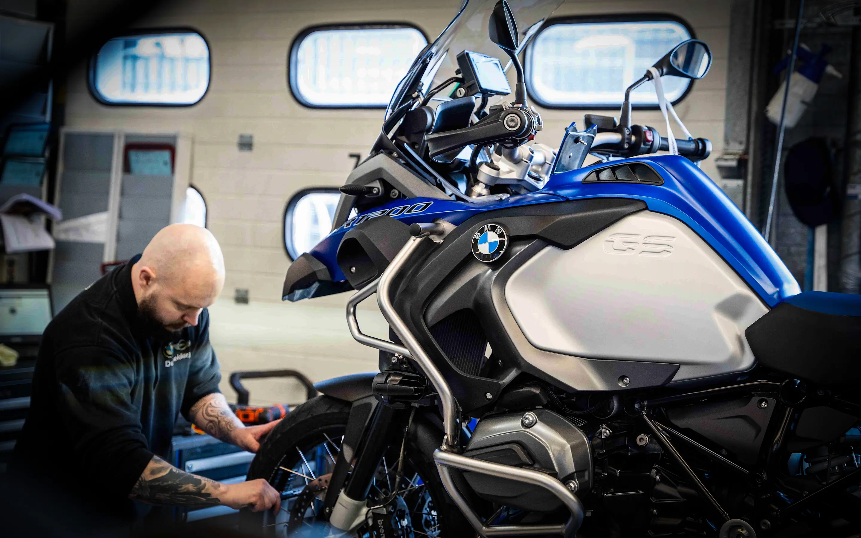 Motorrad - Pagina - Service - Afbeelding