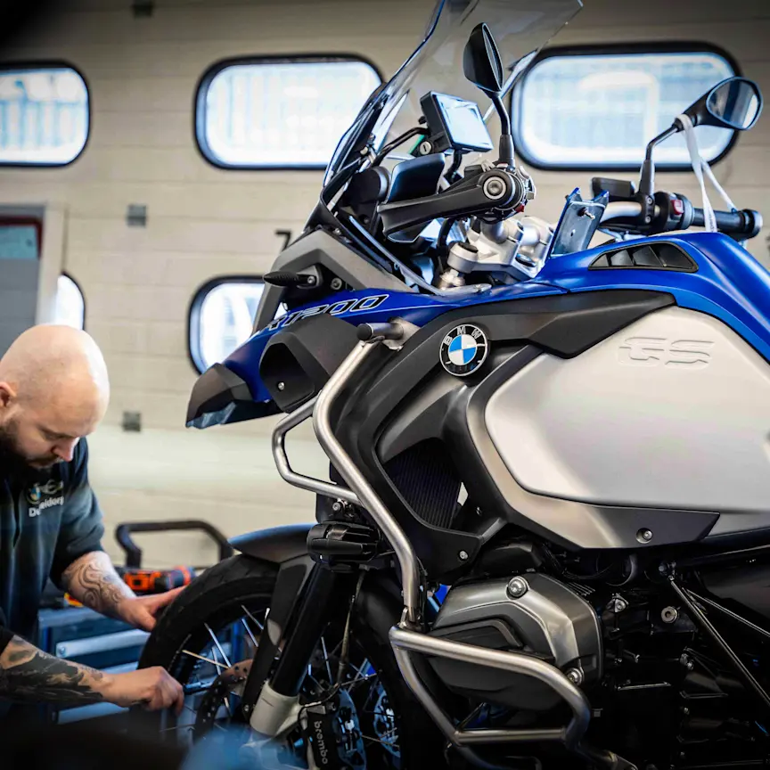 Motorrad - Pagina - Service - Afbeelding