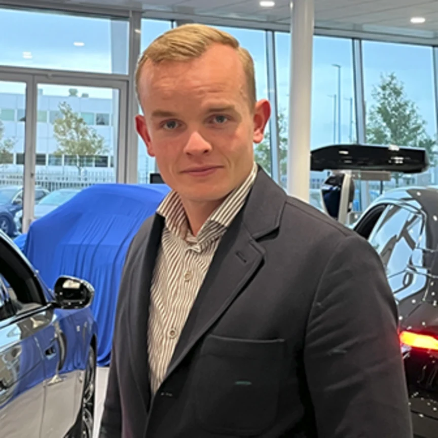 Afbeelding Tijs Smit, verkoopadviseur BMW