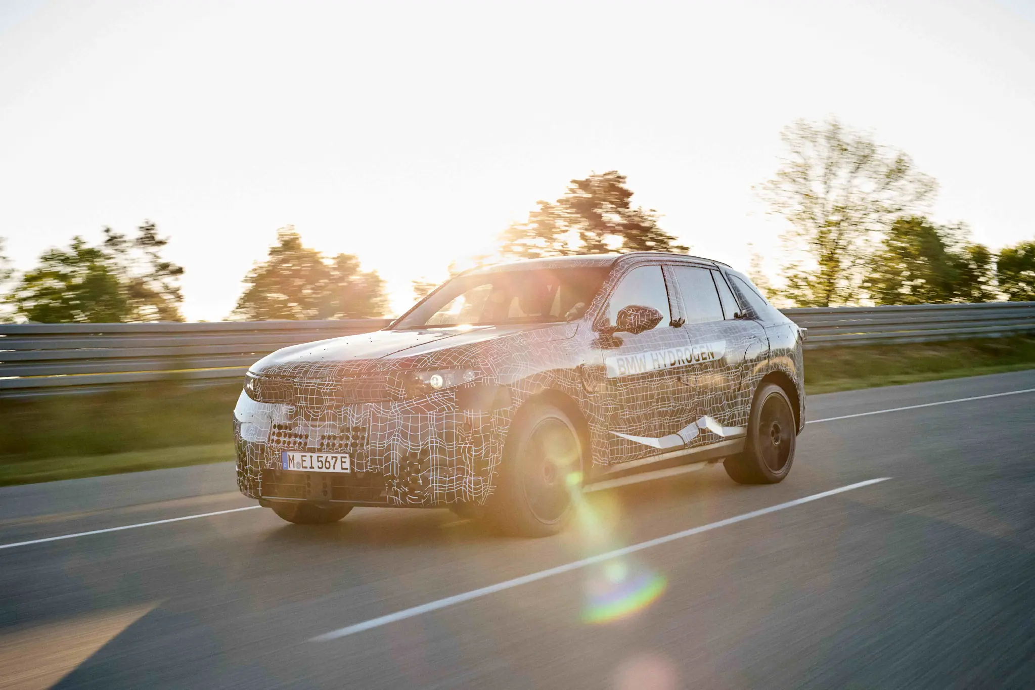 P90617807 highRes testing-the-new-bmw- 11zon