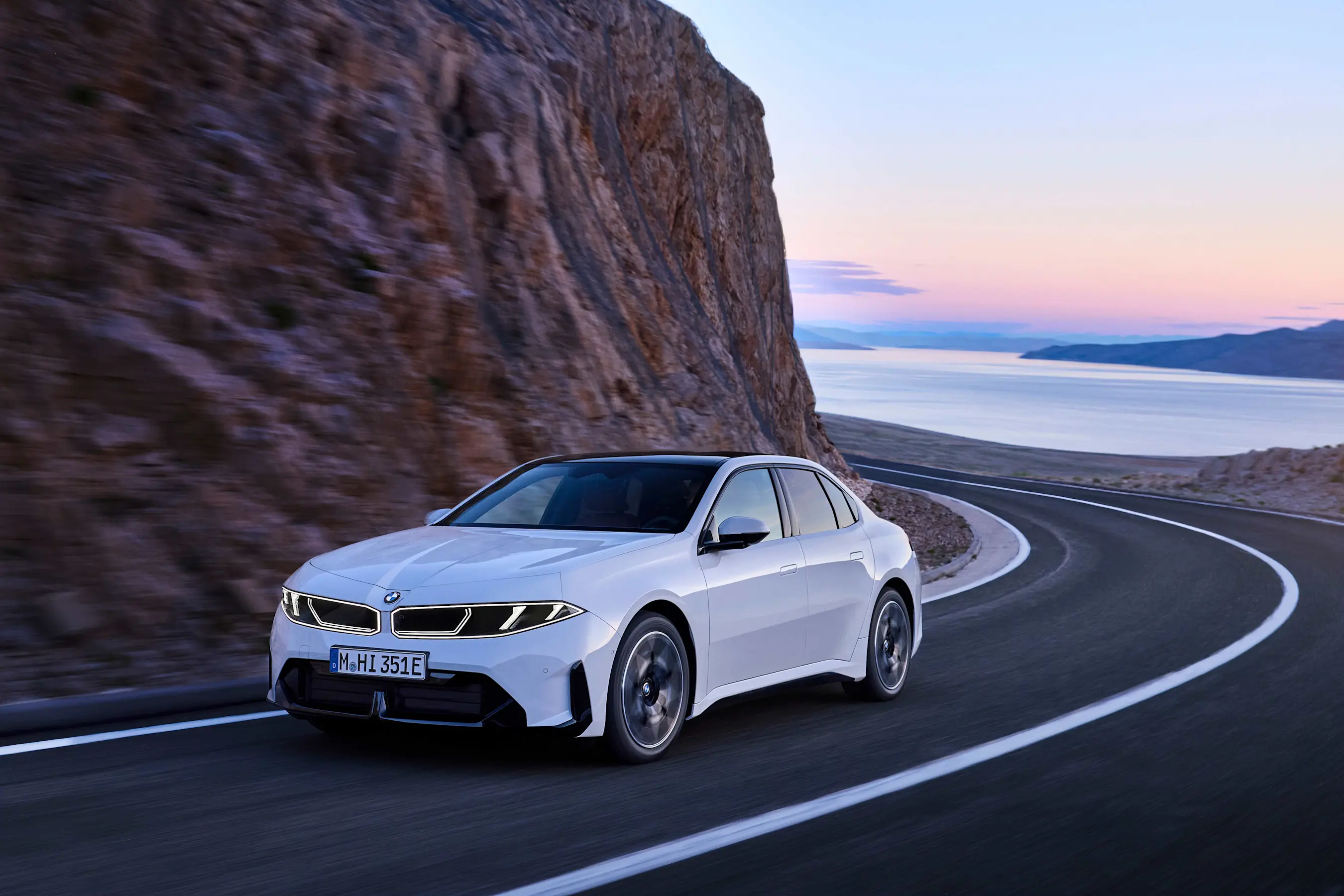 BMW i3 Sedan - Zijkant - Afbeelding