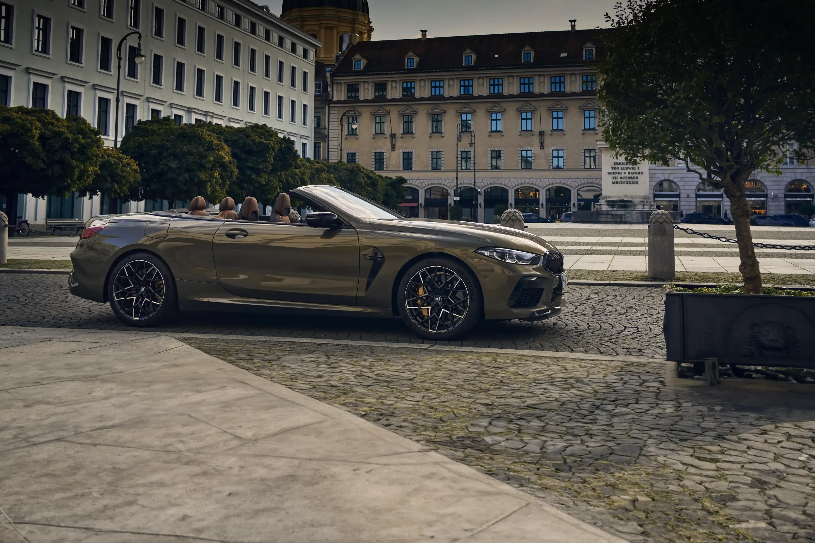 bmw_M8_Cabrio_exterieur_dusseldorp_bmw 