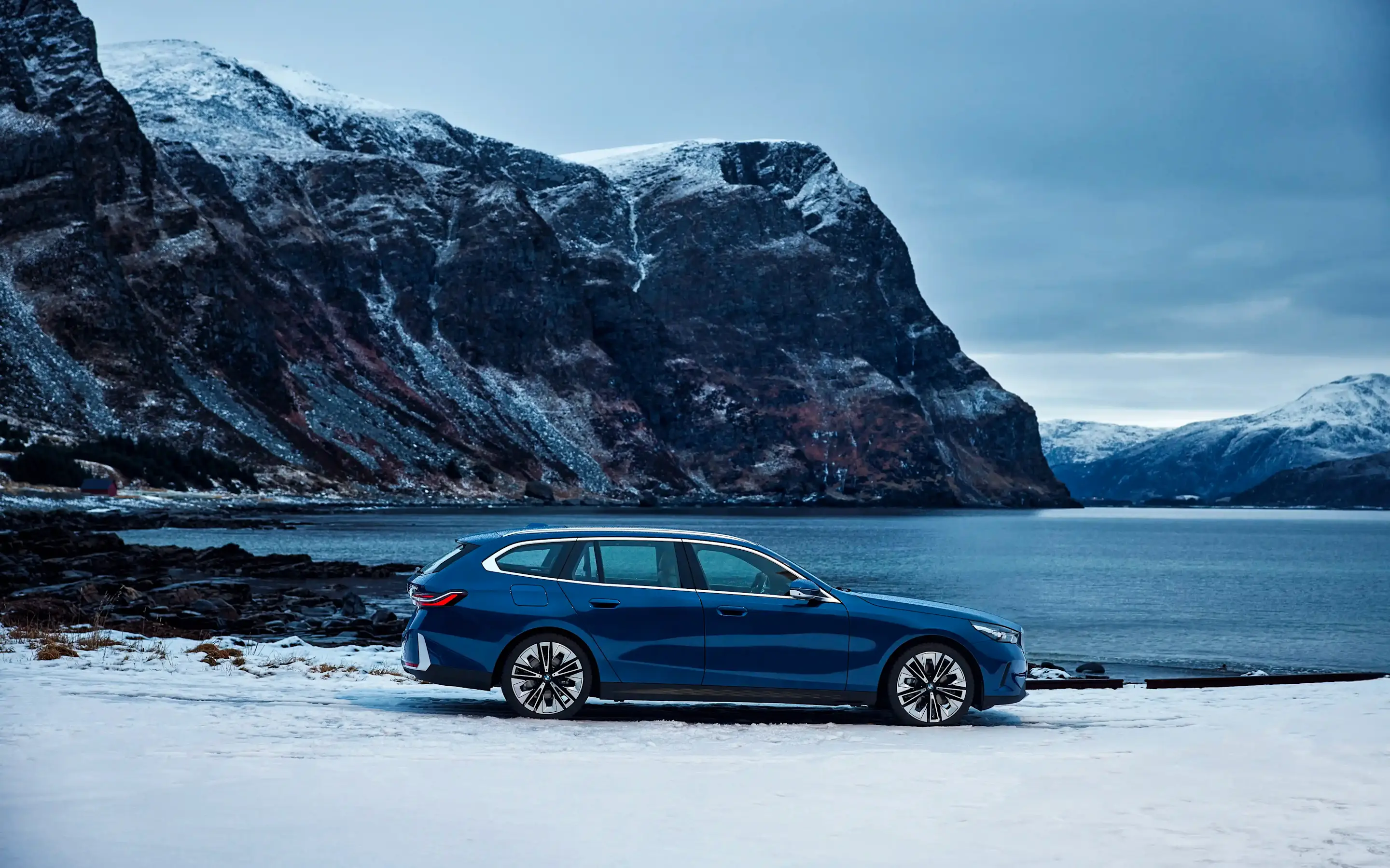 bmw_5_serie_Touring_exterieur_dusseldorp_bmw .jpg