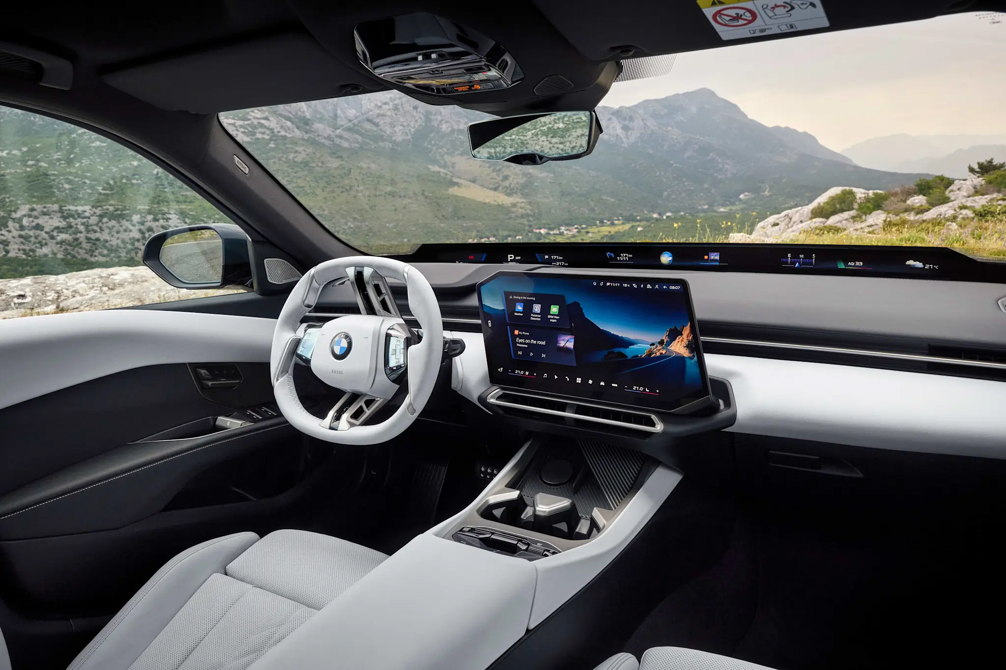 P90657778 highRes der-neue-bmw-320-int 11zon