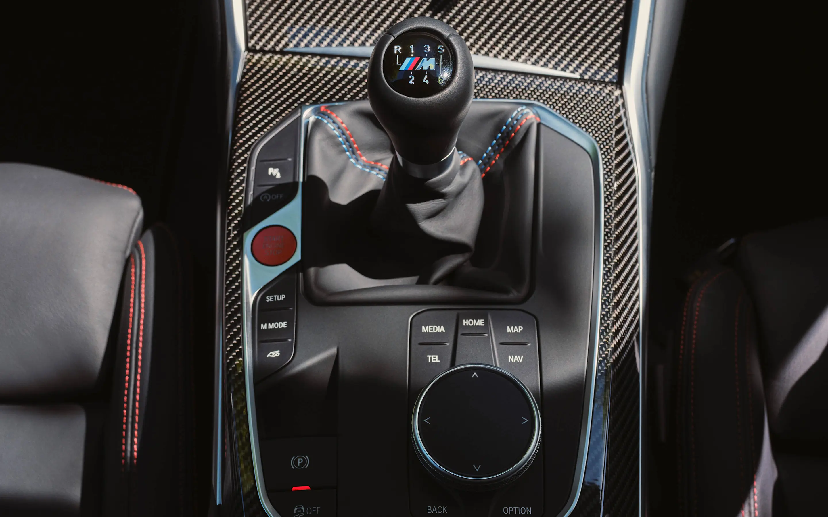 De bediening van de BMW M2 Coupé