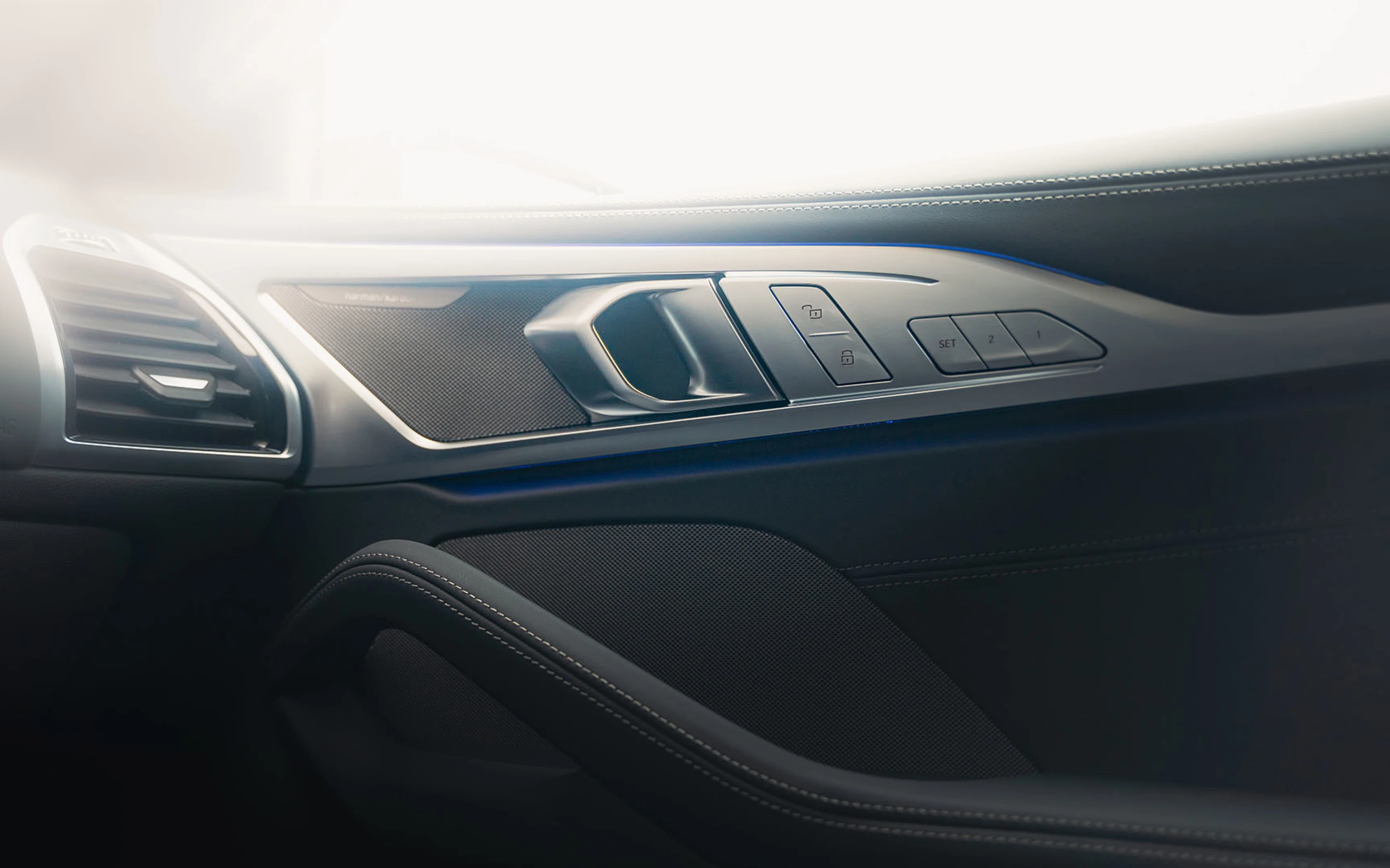 BMW_8_Serie_Coupe_Interieur_Dusseldorp_BMW