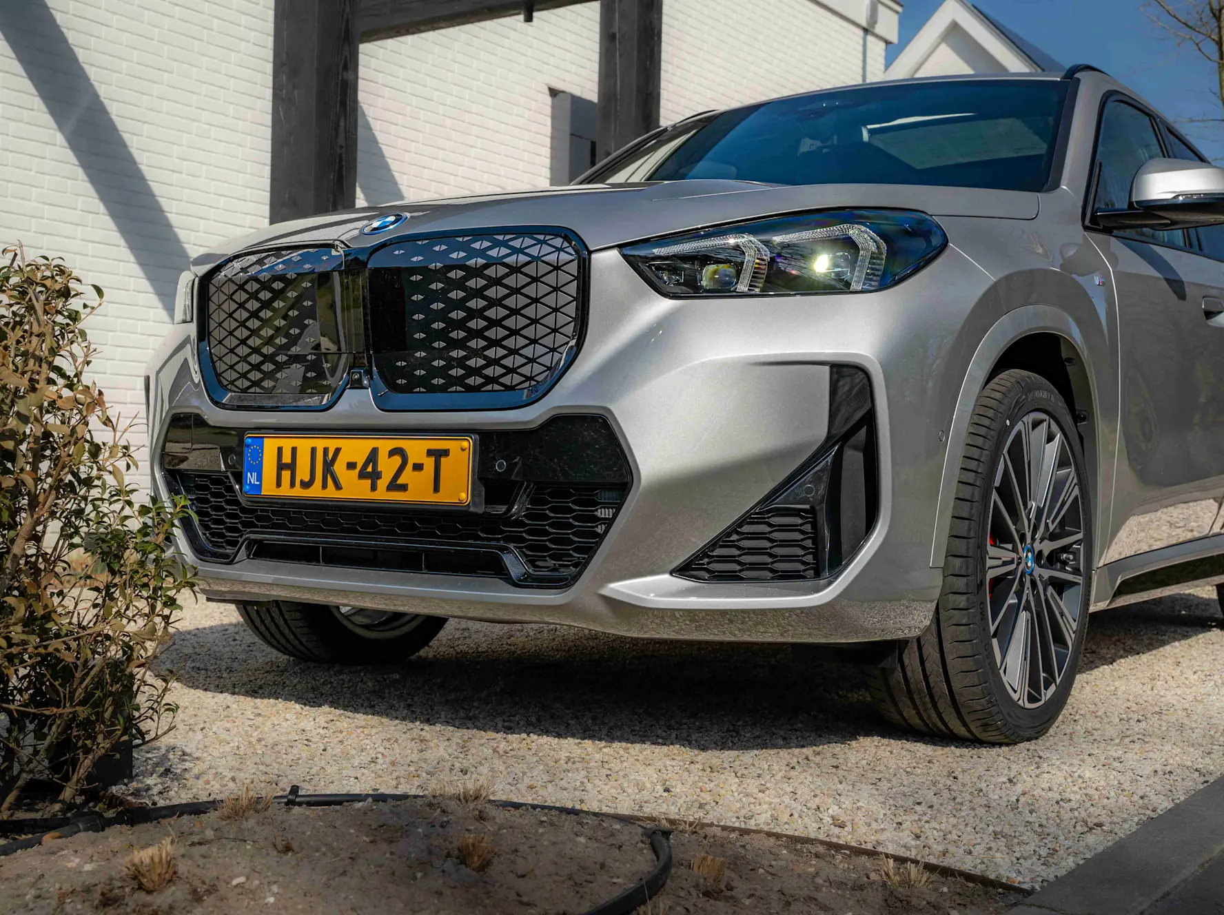 BMW iX Voorzijde
