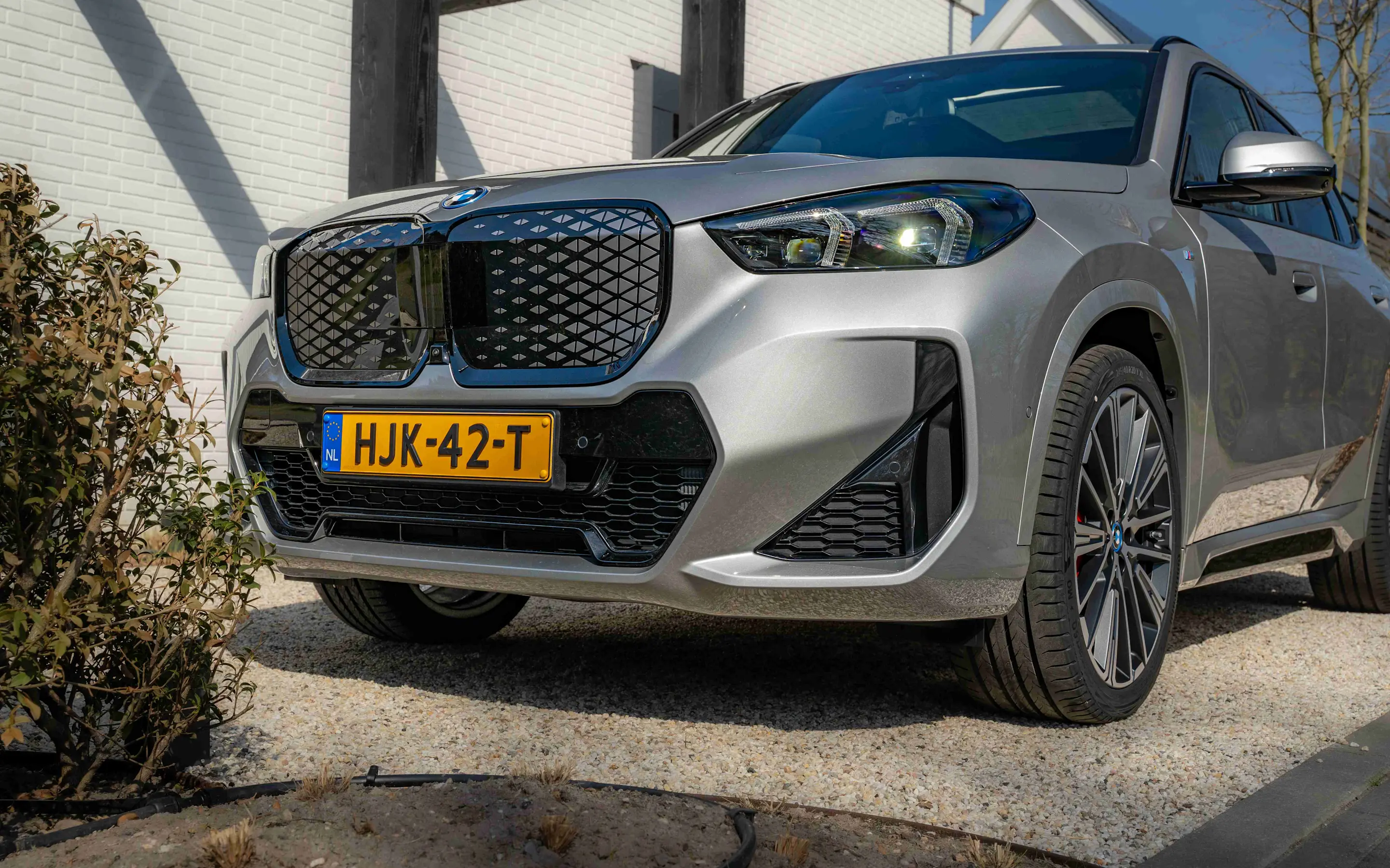 BMW iX Voorzijde