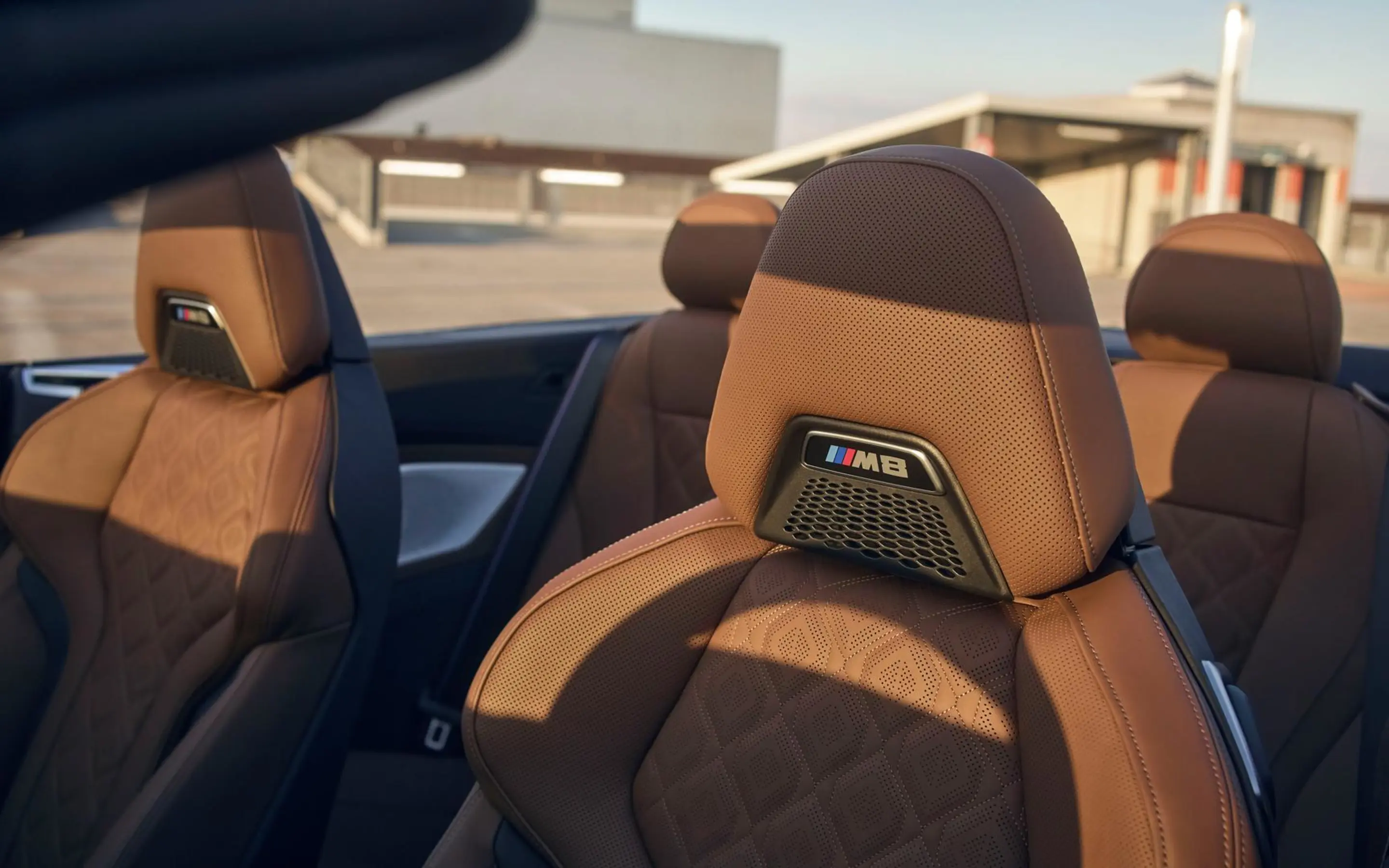 bmw_M8_Cabrio_interieur_dusseldorp_bmw