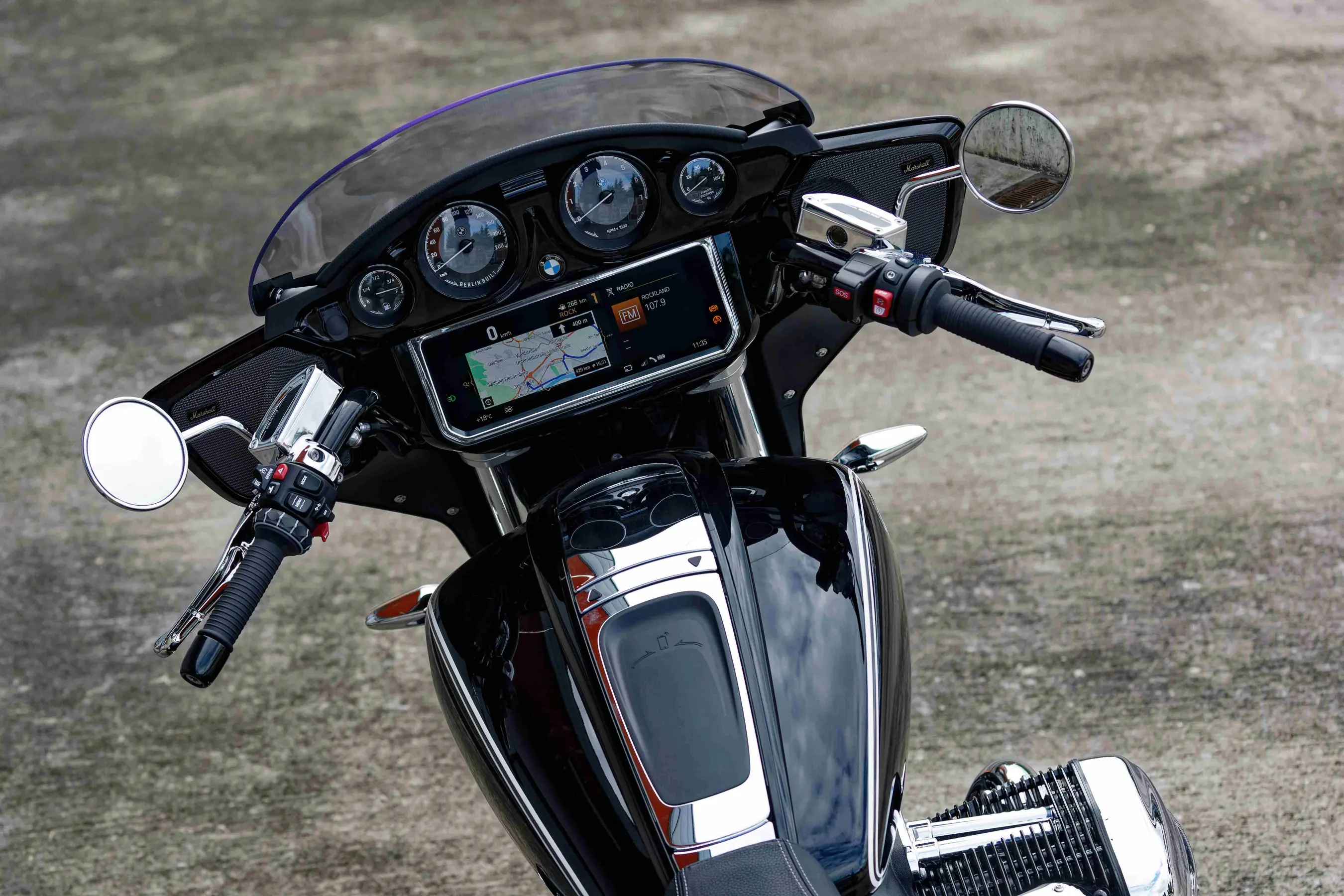 BMW R 18 B- De cockpit van de BMW R 18 B