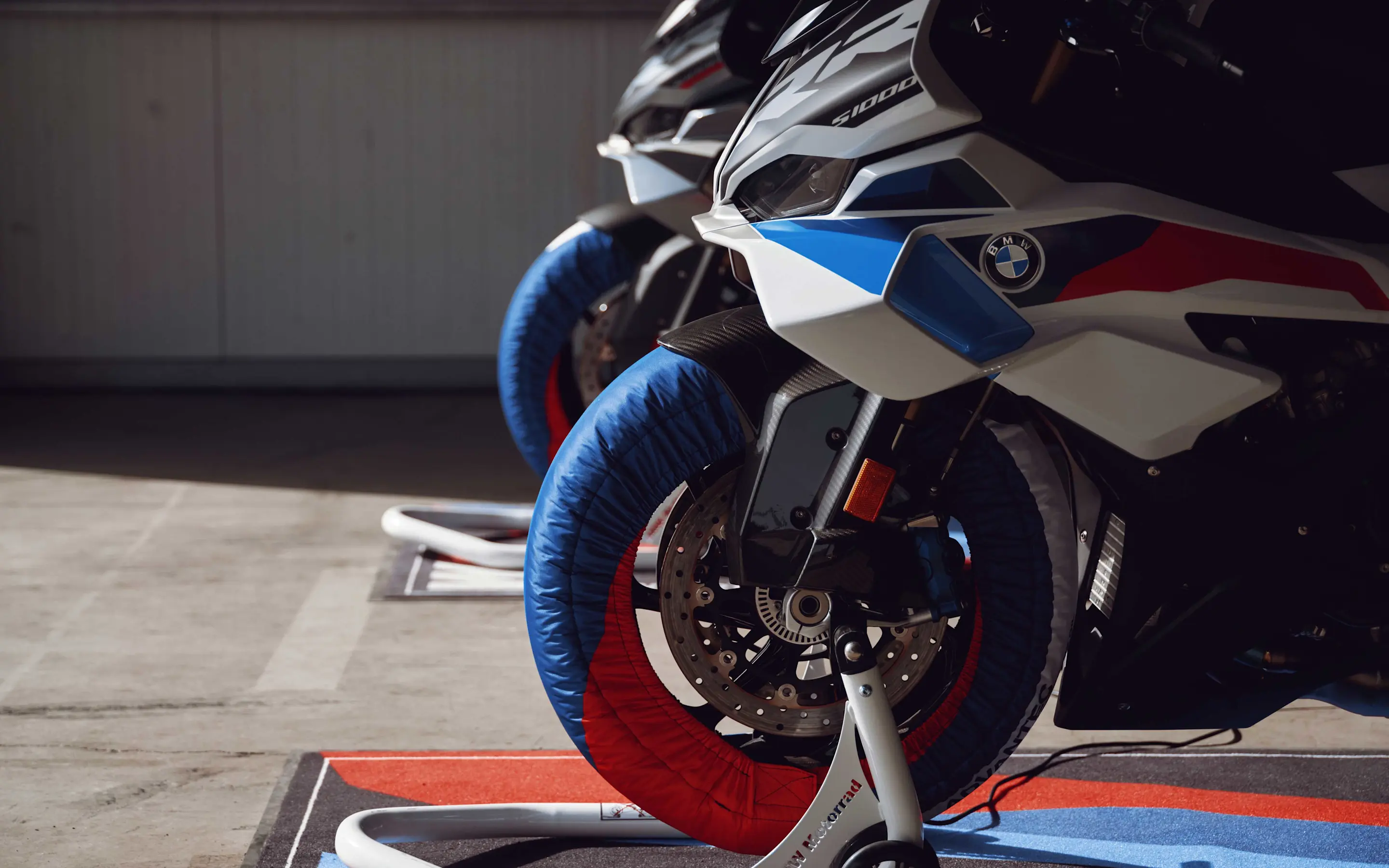 BMW S 1000 RR - Zijkant - Afbeelding