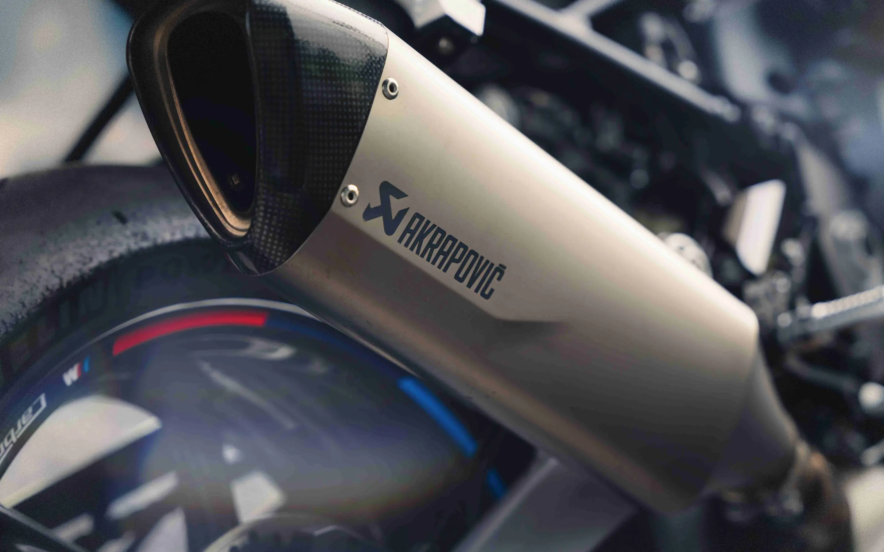 BMW M 1000 RR - Lichtgewicht volledig titanium uitlaatsysteem