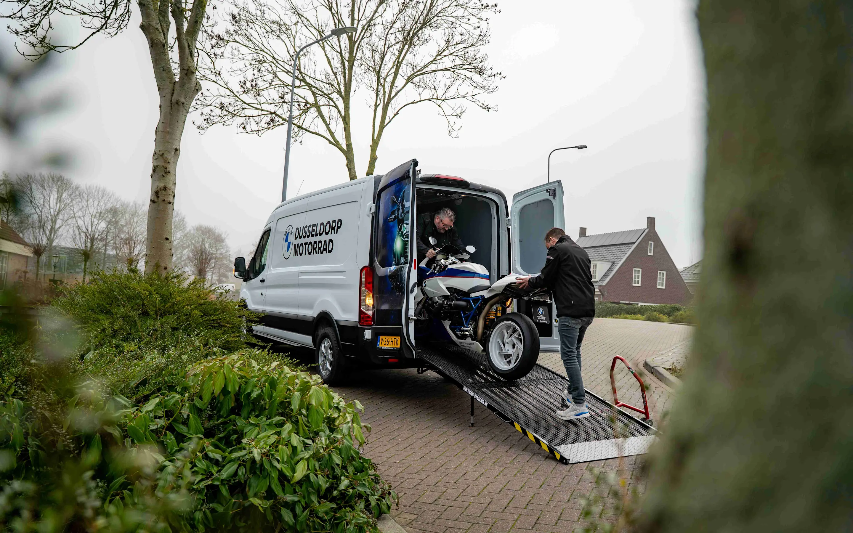 Dusseldorp Motorrad Pick Up & Delivery