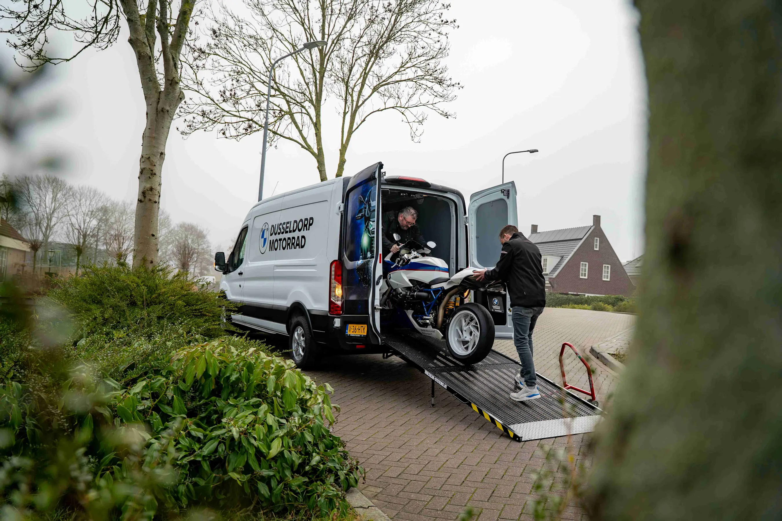 Dusseldorp Motorrad Pick Up & Delivery