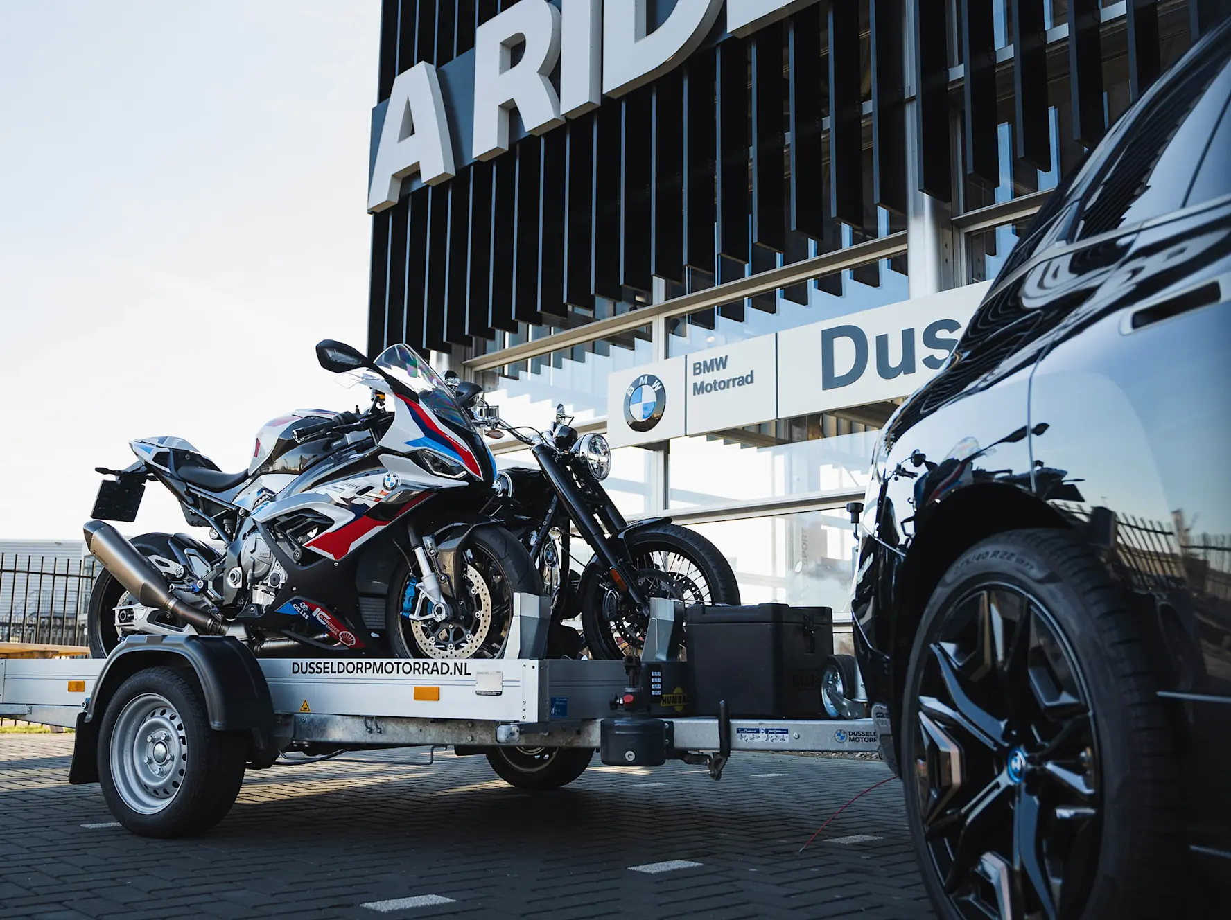 Dusseldorp Motorrad Pick Up & Delivery