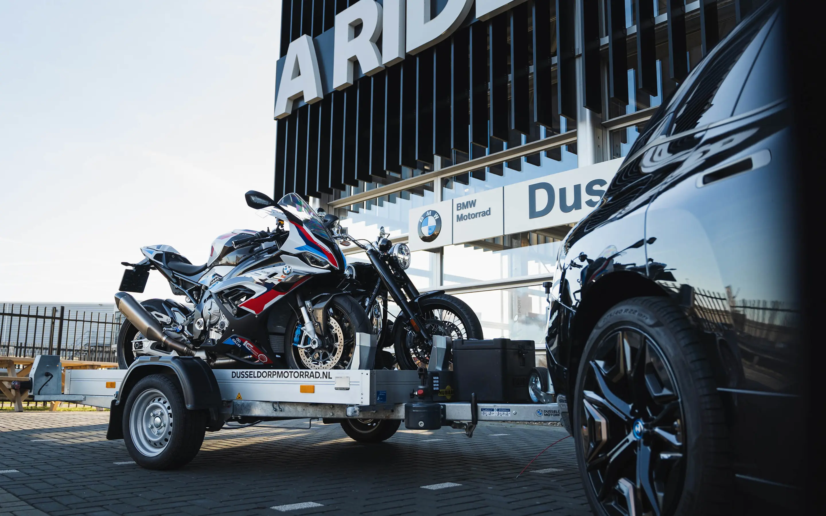 Dusseldorp Motorrad Pick Up & Delivery